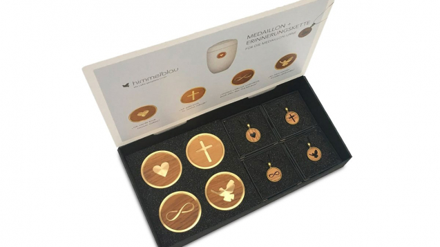 B0800-Verkaufsdisplay-fuer-Medaillons-und-Erinnerungsketten-min